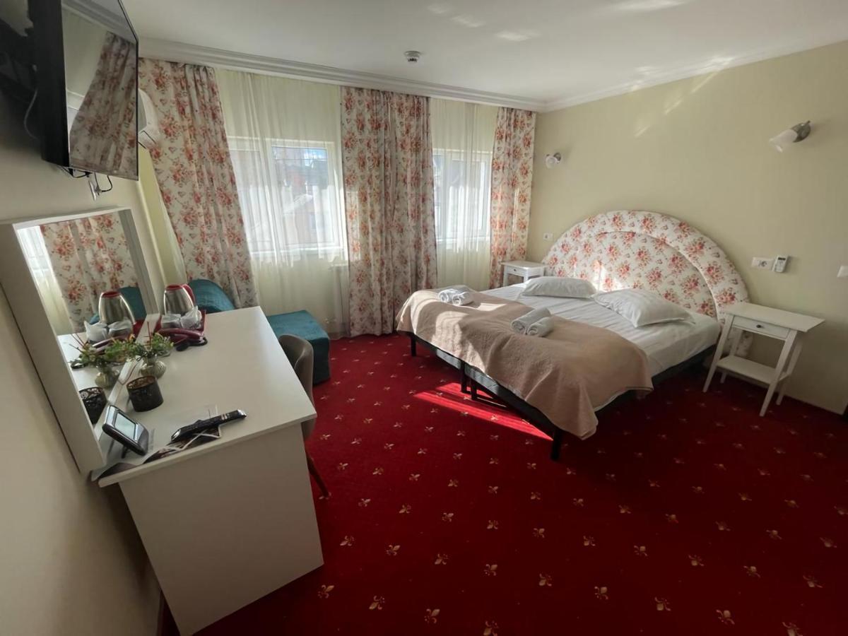 Hotel Casa Bucovineana Suceava Exterior foto