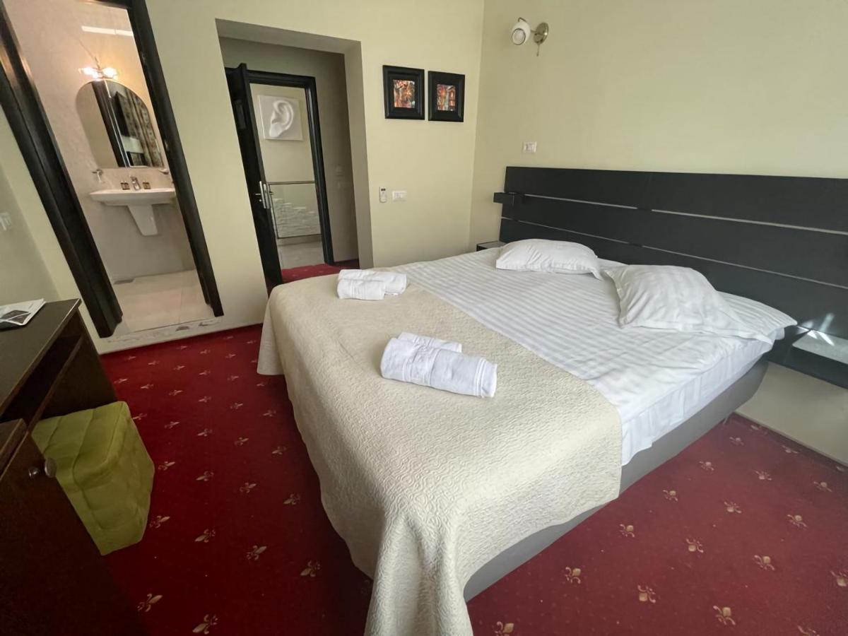 Hotel Casa Bucovineana Suceava Exterior foto