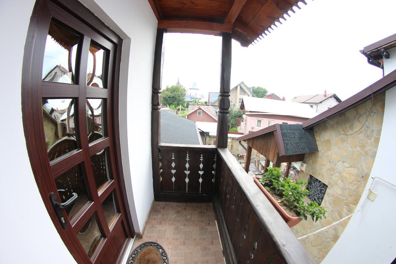 Hotel Casa Bucovineana Suceava Exterior foto