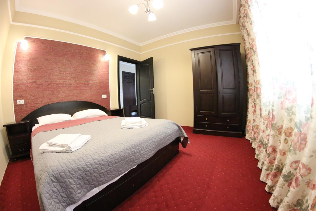 Hotel Casa Bucovineana Suceava Exterior foto
