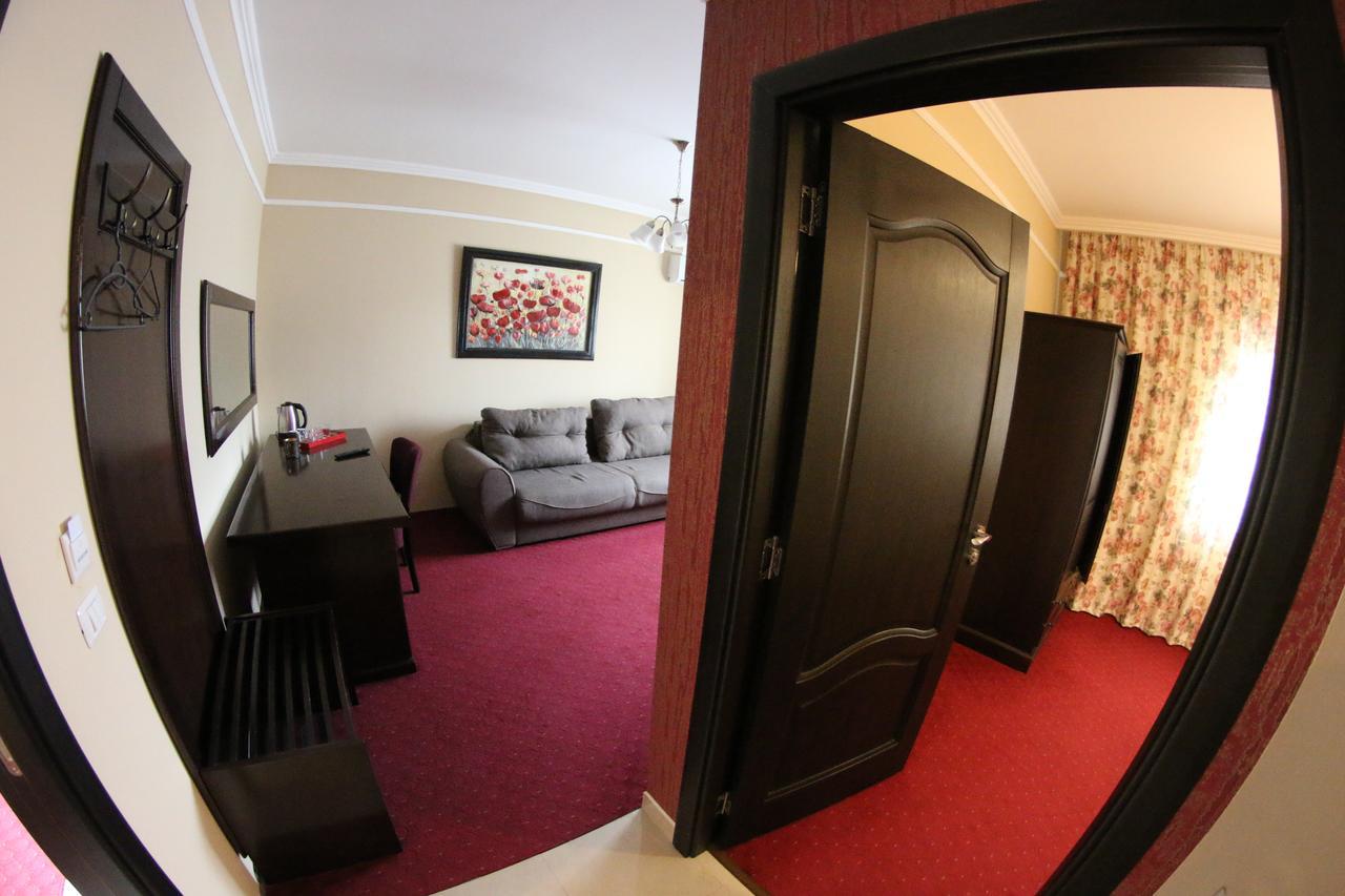Hotel Casa Bucovineana Suceava Exterior foto
