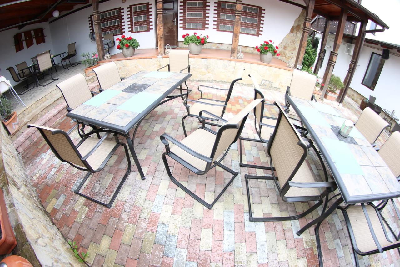 Hotel Casa Bucovineana Suceava Exterior foto