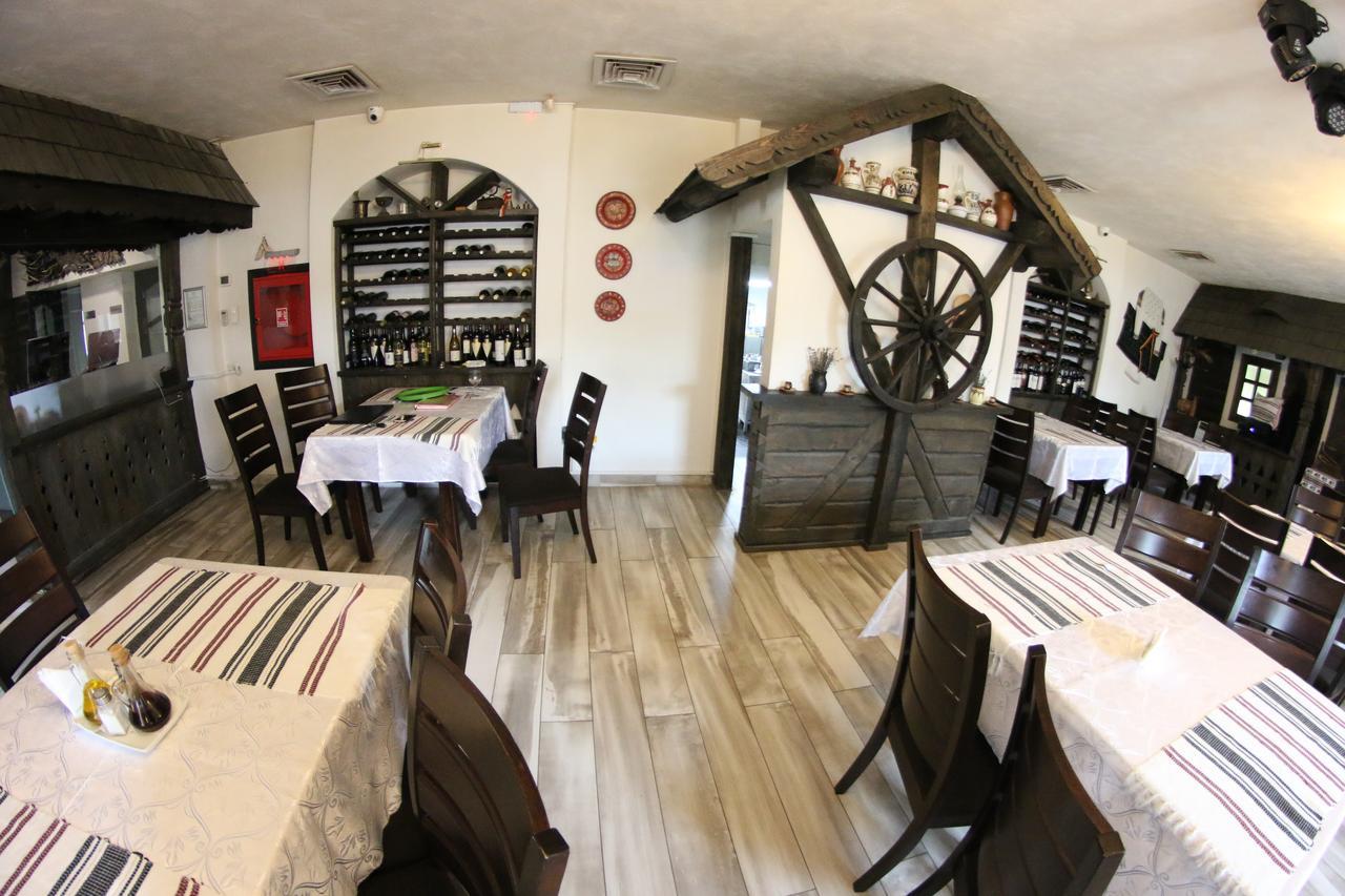 Hotel Casa Bucovineana Suceava Exterior foto